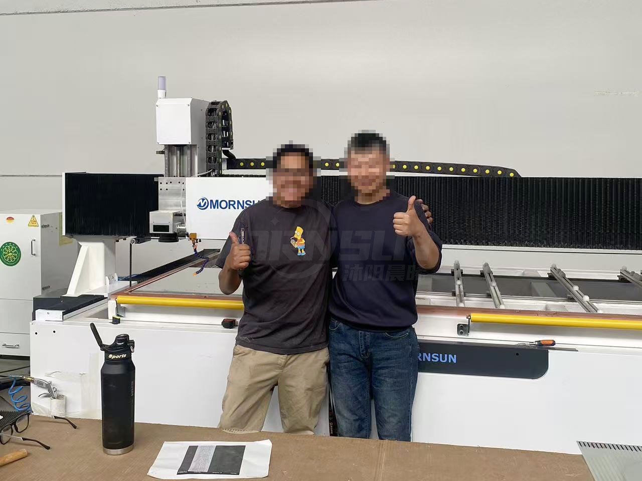 Máquina de jateamento a laser avançada Mornsun de 3ª geração na Europa